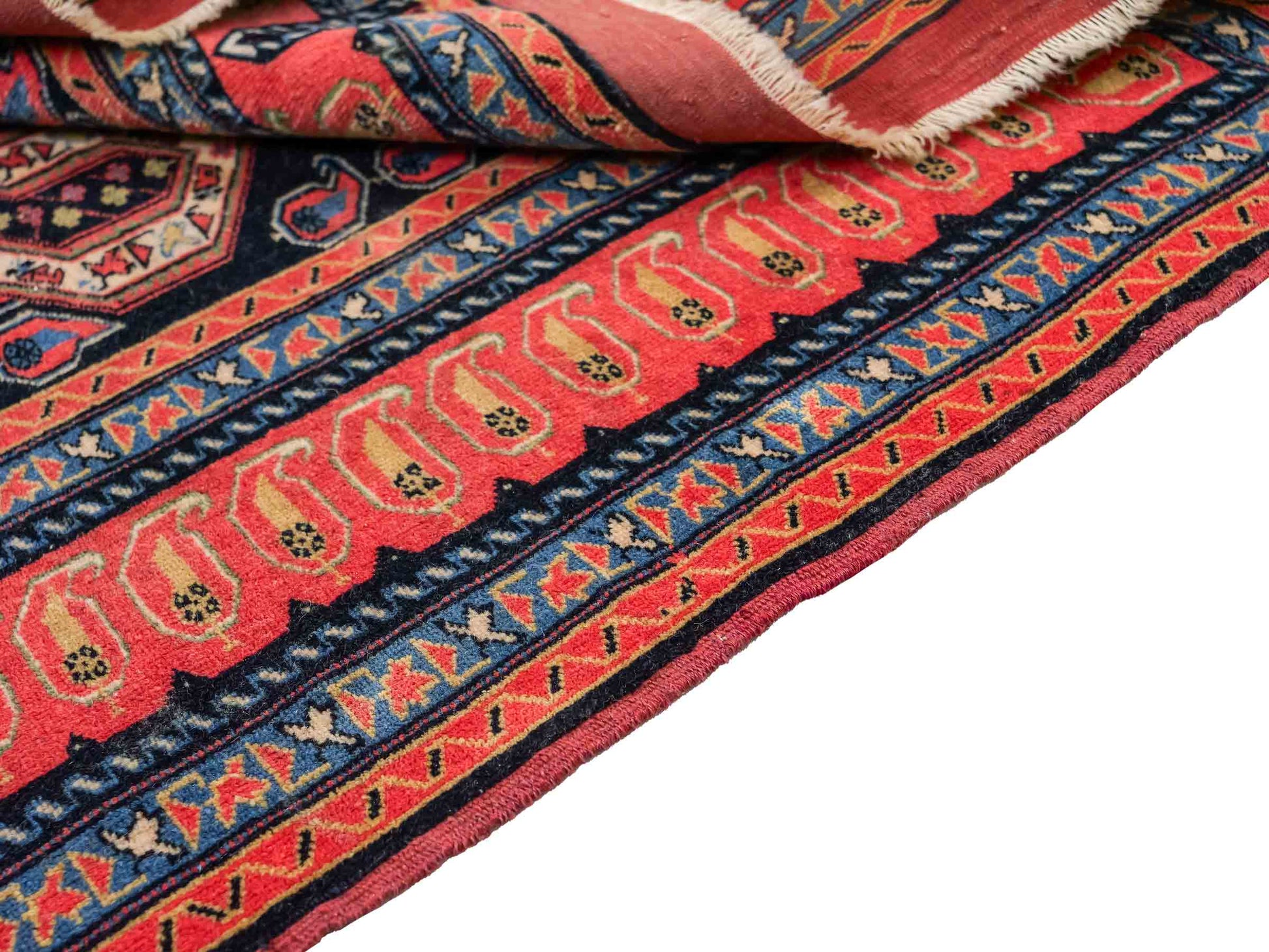 Antiker, handgeknüpfter Afghan Orientteppich aus Wolle von Khademi. Größe: 116 x 94 cm. Farbe: Blau, orange, rot. Verkauf durch JUPITER Intl.