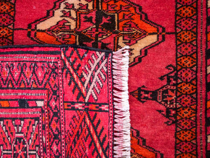Antiker, handgeknüpfter Afghan Orientteppich aus Wolle von Khademi. Größe: 123 x 90 cm. Farbe: Rot. Verkauf durch JUPITER Intl.
