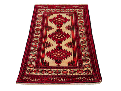 Antiker, handgeknüpfter Afghan Wollteppich von Khademi. Größe: 127 x 89 cm. Farbe: Cremeweiß, rot. Verkauf durch JUPITER Intl.