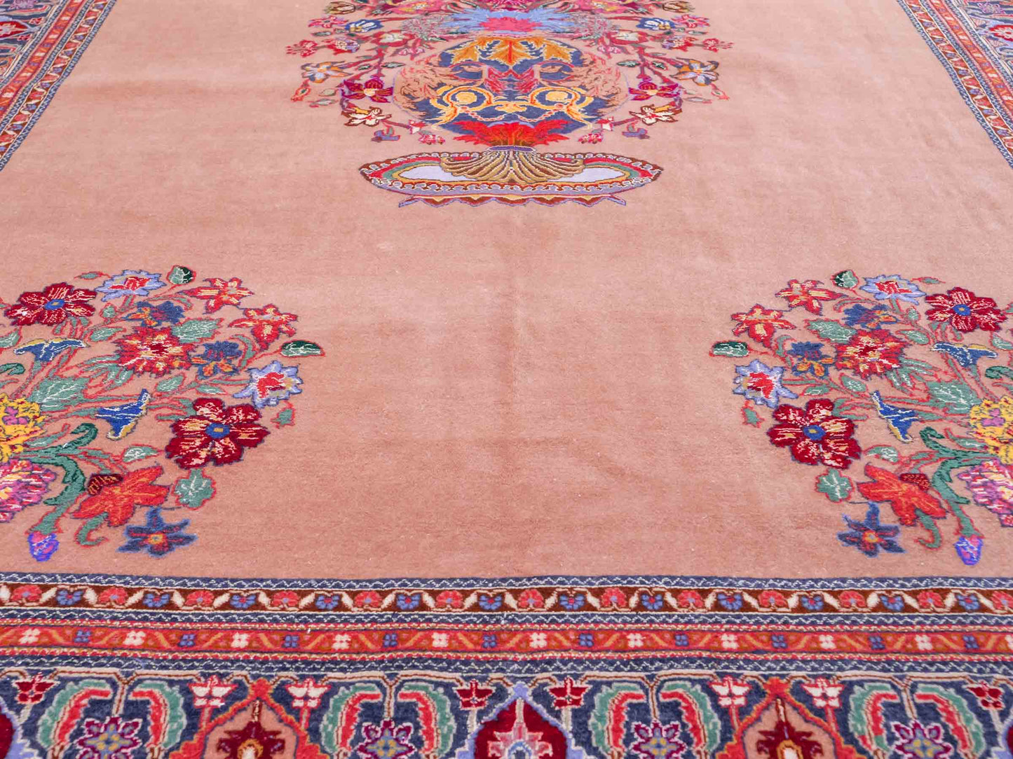 Sehr feiner, antiker, handgeknüpfter Afghan Orientteppich aus Wolle von Khademi. Größe: 260 x 142 cm. Farbe: Beige. Verkauf durch JUPITER Intl.