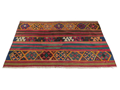 Antiker, handgewebter, kaukasischer Kelim aus Wolle von Khademi. Farbe: Rot, grün, gelb, braun, blau. Größe: 175 x 97 cm. Verkauf durch JUPITER Intl.