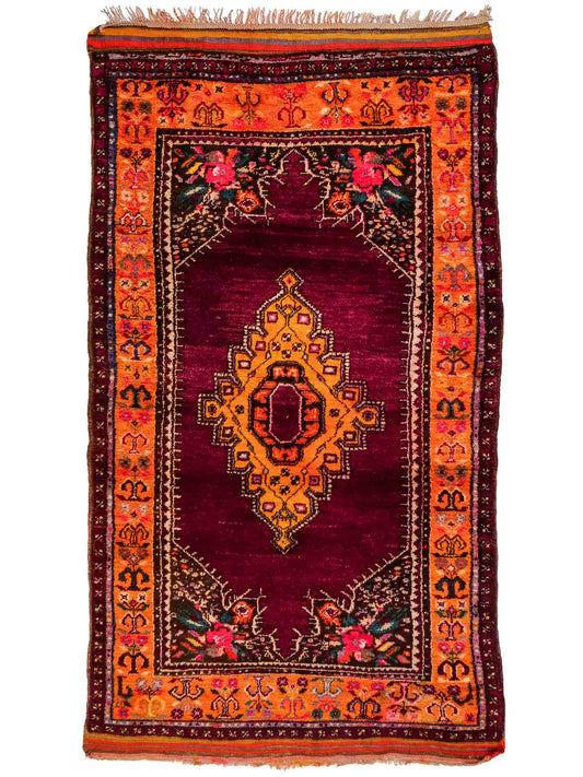 Handgeknüpfter, antiker Russia Orientteppich aus Wolle von Khademi. Farbe: Violett, lila, gelb. Größe: 202 x 113 cm. Vertrieb durch JUPITER Intl.