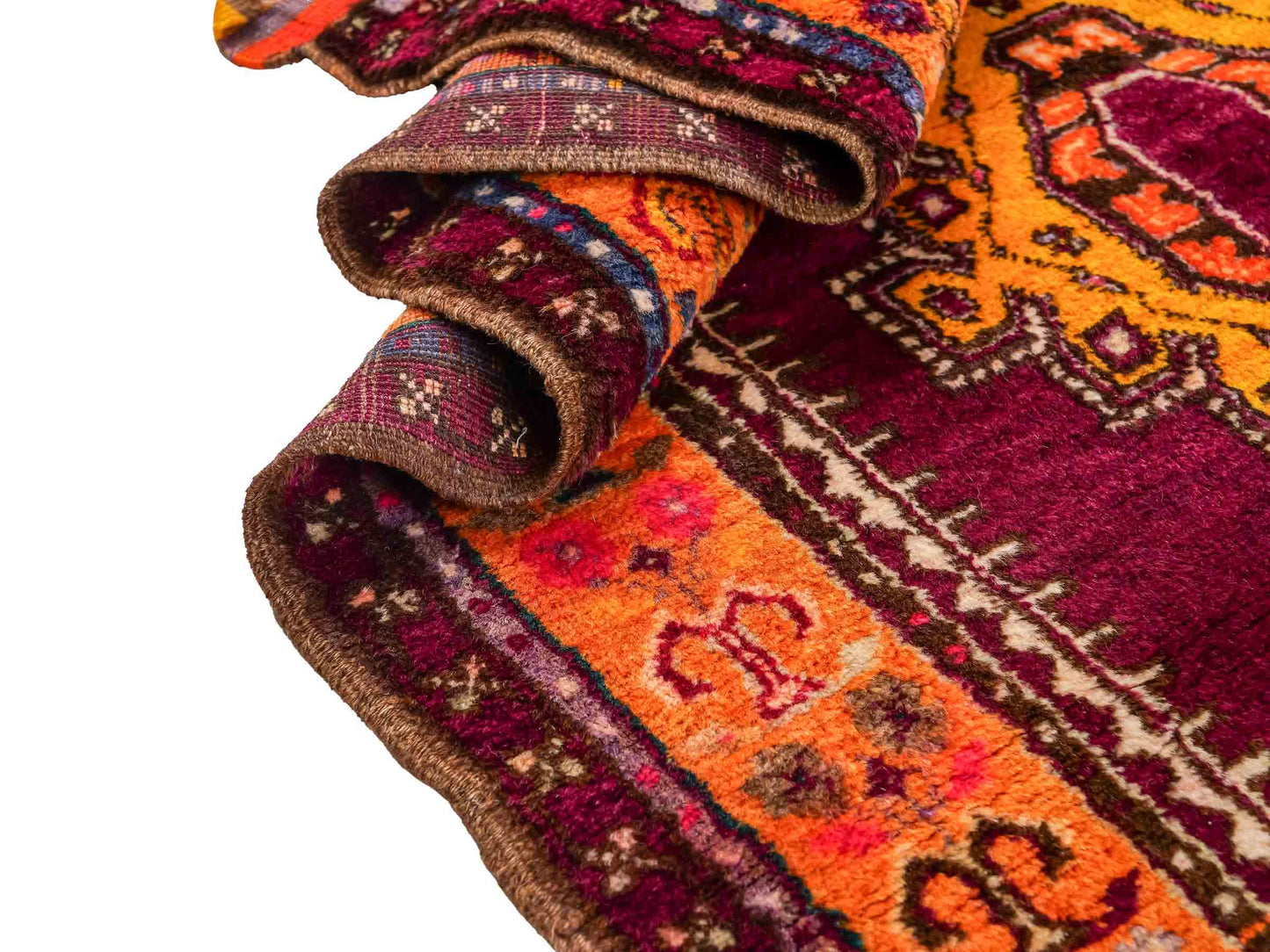 Handgeknüpfter, antiker Russia Orientteppich aus Wolle von Khademi. Farbe: Violett, lila, gelb. Größe: 202 x 113 cm. Vertrieb durch JUPITER Intl.