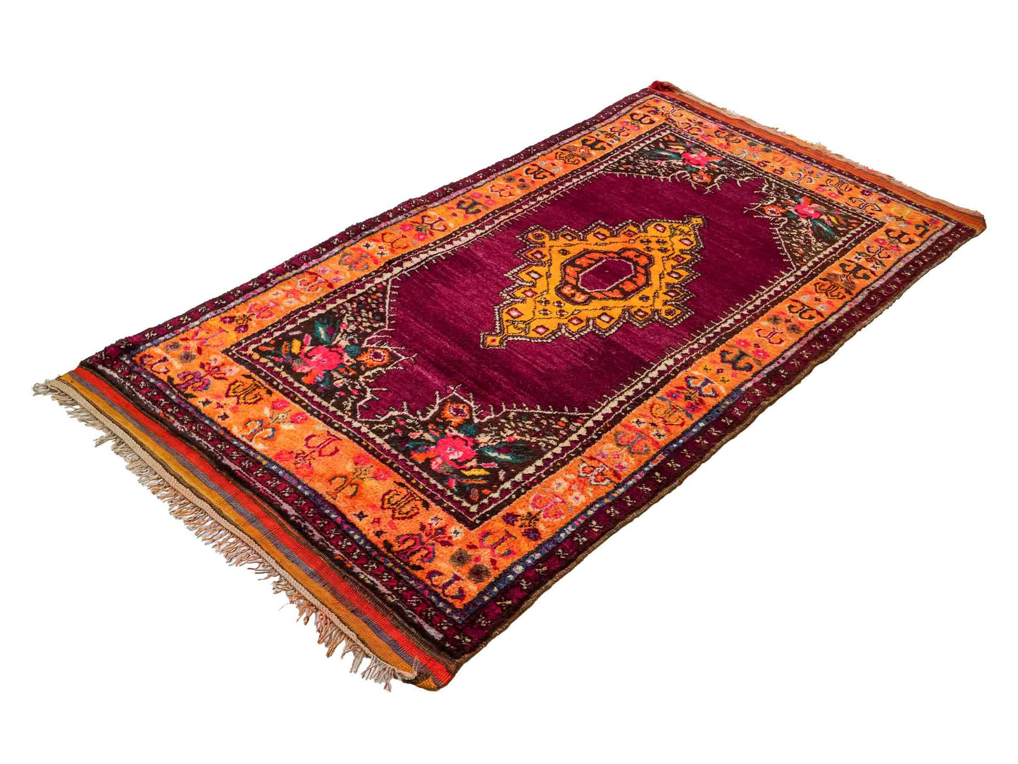 Handgeknüpfter, antiker Russia Orientteppich aus Wolle von Khademi. Farbe: Violett, lila, gelb. Größe: 202 x 113 cm. Vertrieb durch JUPITER Intl.