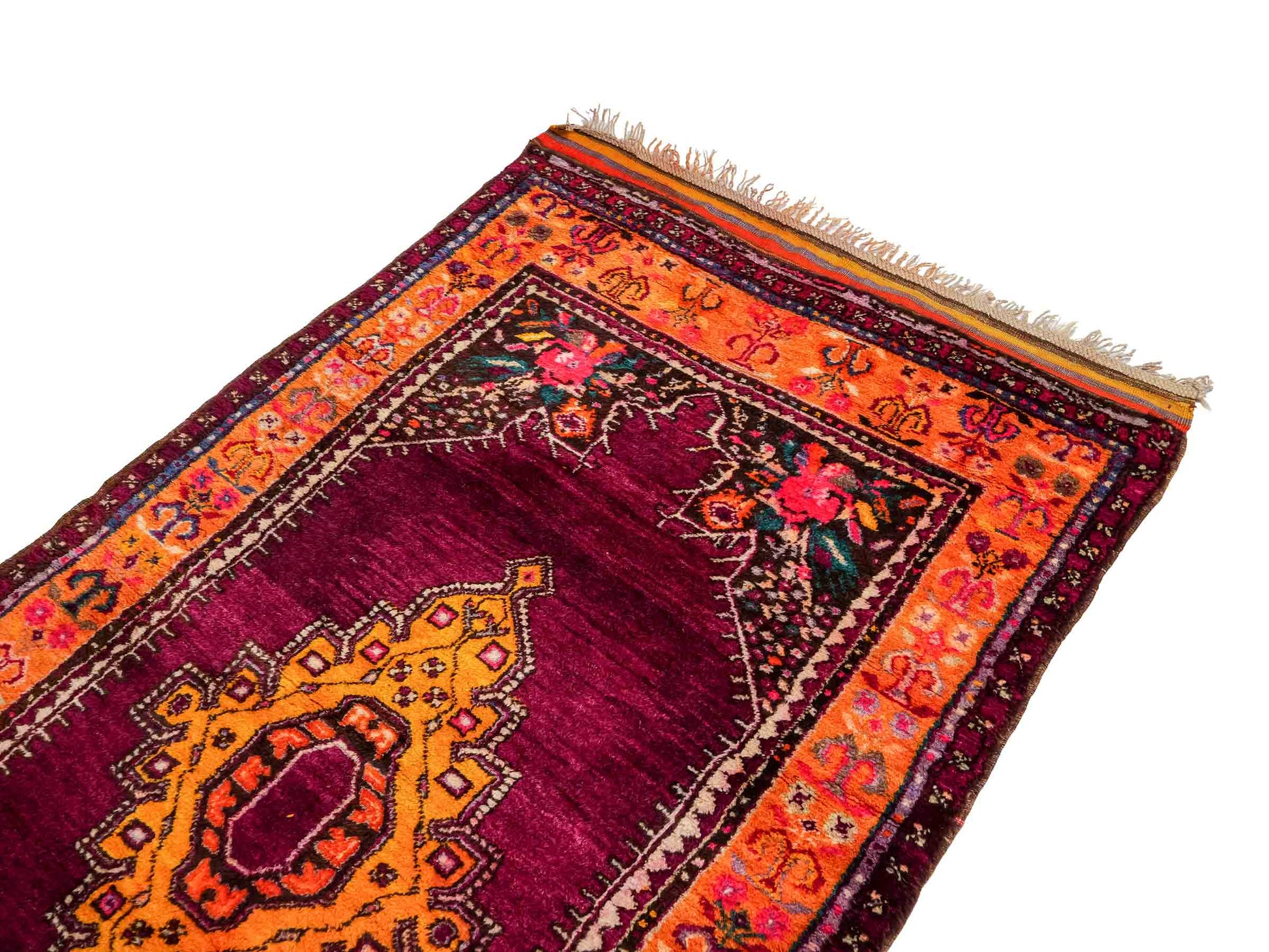 Handgeknüpfter, antiker Russia Orientteppich aus Wolle von Khademi. Farbe: Violett, lila, gelb. Größe: 202 x 113 cm. Vertrieb durch JUPITER Intl.