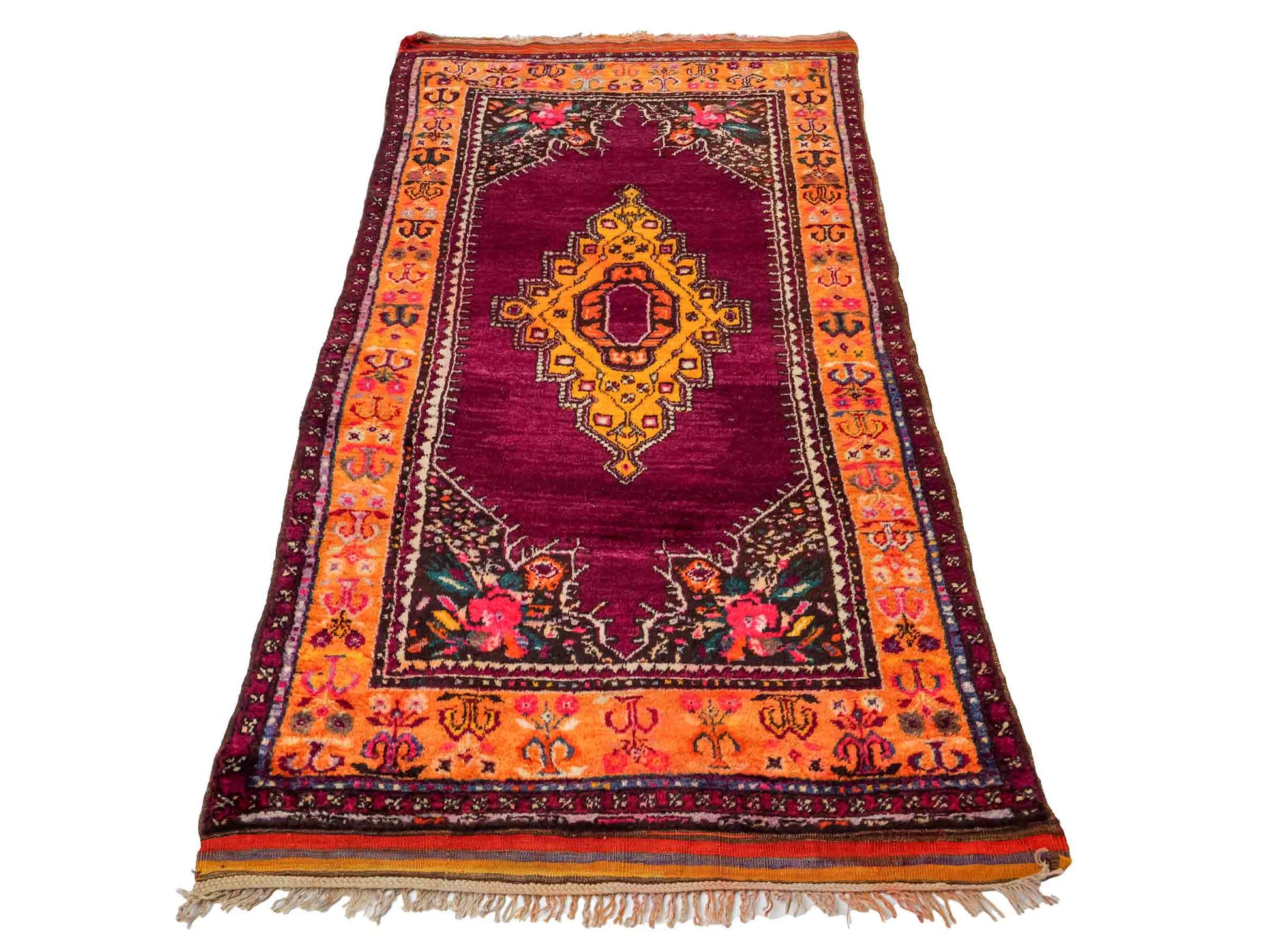 Handgeknüpfter, antiker Russia Orientteppich aus Wolle von Khademi. Farbe: Violett, lila, gelb. Größe: 202 x 113 cm. Vertrieb durch JUPITER Intl.