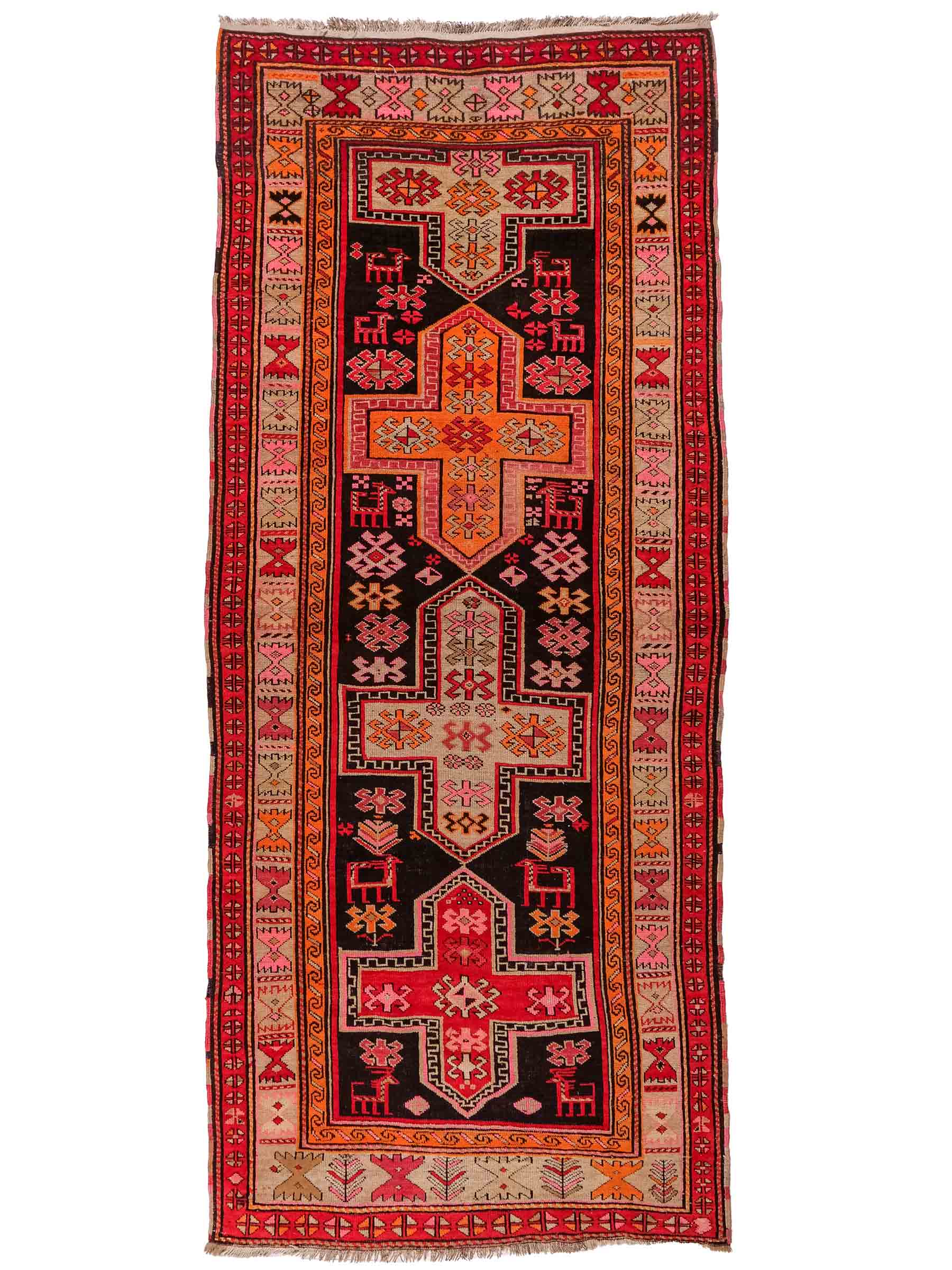 Feiner, handgeknüpfter, antiker Russia Orientteppich aus Wolle von Khademi. Farbe: Schwarz, cremeweiß, rot. Größe: 238 x 117 cm. Vertrieb durch JUPITER Intl.