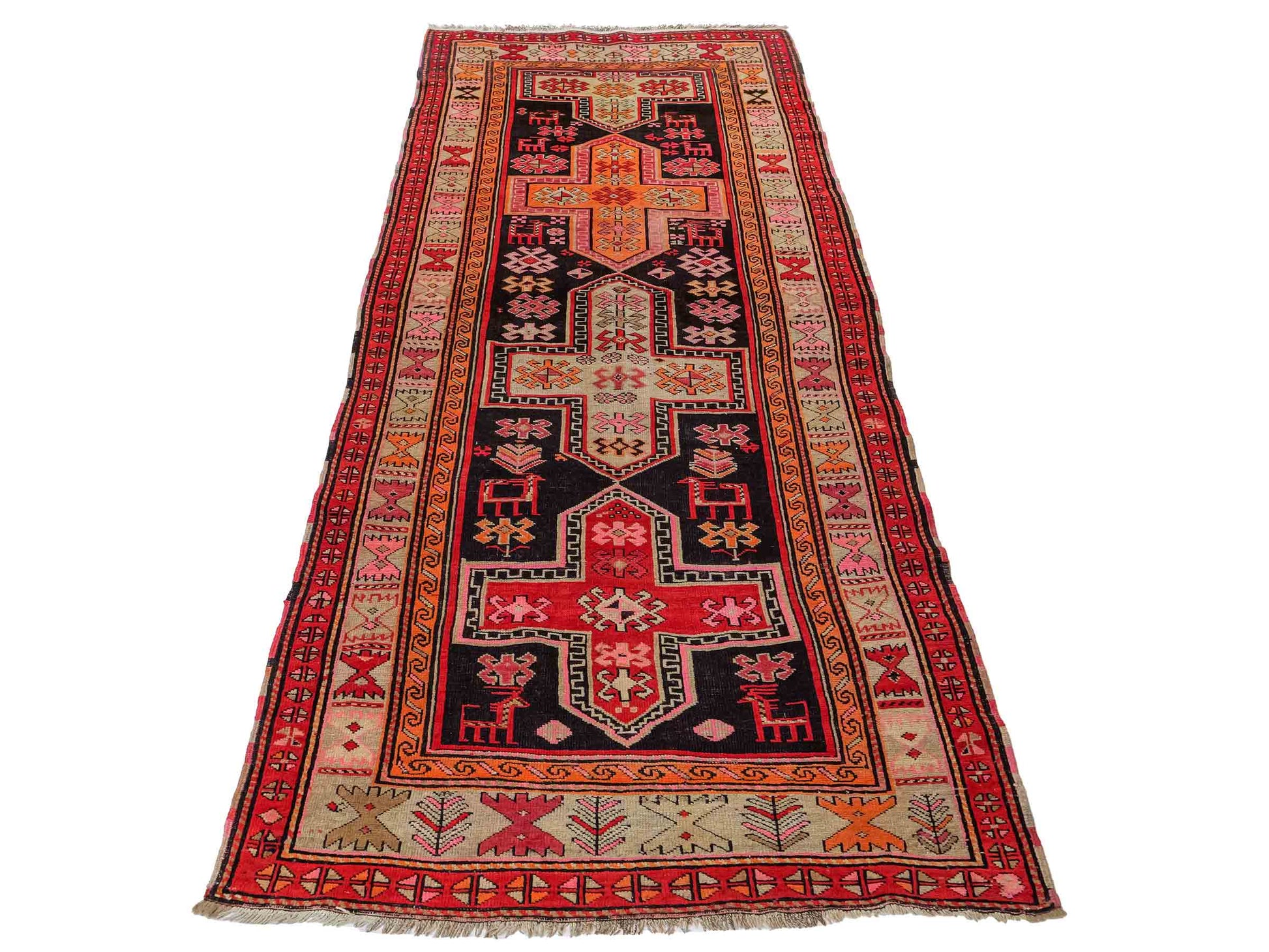 Feiner, handgeknüpfter, antiker Russia Orientteppich aus Wolle von Khademi. Farbe: Schwarz, cremeweiß, rot. Größe: 238 x 117 cm. Vertrieb durch JUPITER Intl.