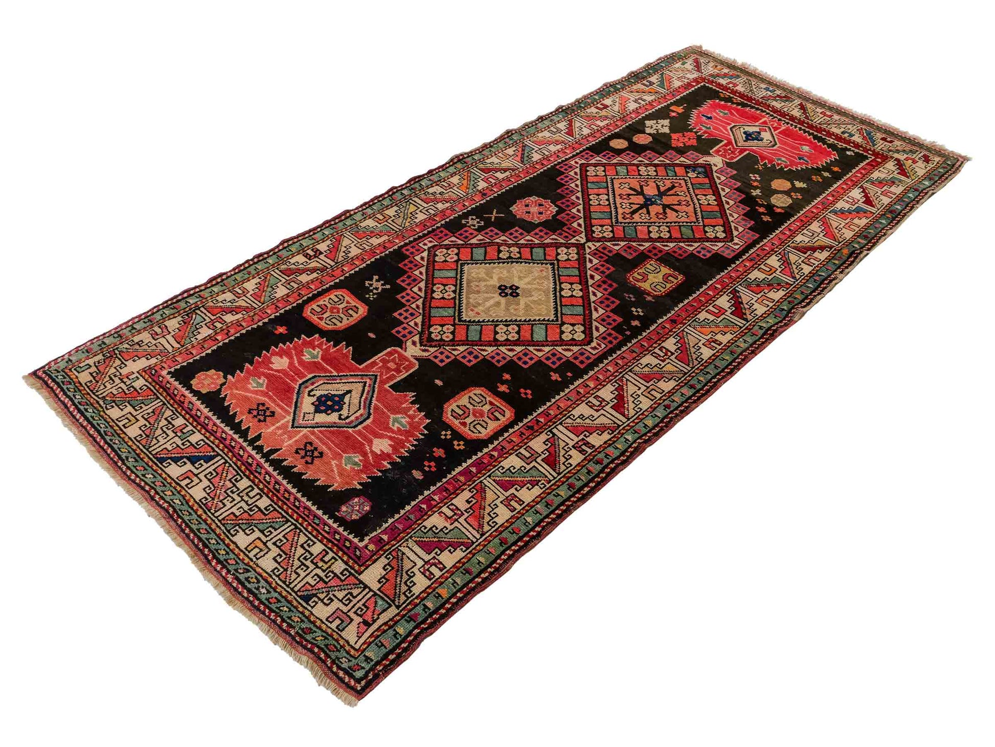 Sehr feiner, handgeknüpfter, antiker Russia Orientteppich aus Wolle von Khademi. Farbe: Schwarz, cremeweiß, rot. Größe: 248 x 110 cm. Vertrieb durch JUPITER Intl.