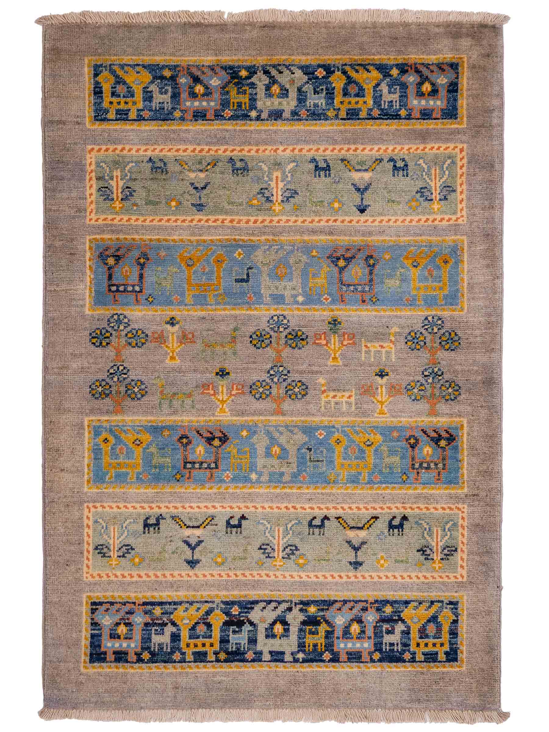 Feiner, handgeknüpfter Design Ziegler Chobi Orientteppich aus reiner Wolle mit geometrischem Feldmuster und figuralen Details von Khademi. Größe: 123 x 85 cm. Farbe: Grau. RB3-B2428. Ursprung: Afghanistan. Verkauf durch JUPITER Intl.