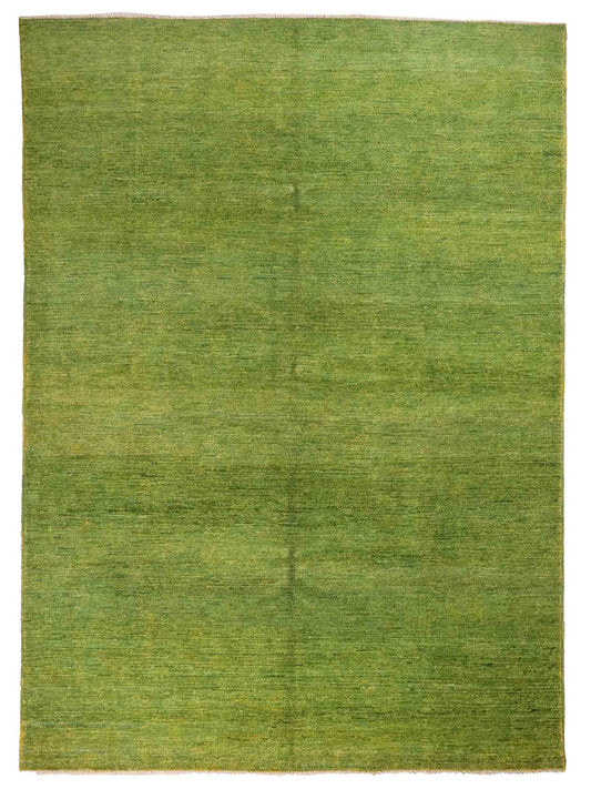 Feiner, handgeknüpfter Design Ziegler Chobi Orientteppich aus reiner Wolle mit minimalistischem, einfarbigem Muster von Khademi. Größe: 233 x 168 cm. Farbe: Grün. RB3-B2849. Ursprung: Afghanistan. Verkauf durch JUPITER Intl.