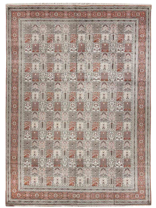 Sehr feiner, handgeknüpfter, chinesischer Orientteppich mit Ghom Design aus Kunstseide, braun, creme, oliv. 545x373 cm. Verkauf durch Jupiter Intl.