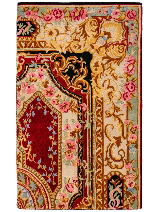 Feiner, handgeknüpfter Indo Aubusson Orientteppich aus Wolle von Khademi, creme, gold, schwarz, rot. 123x76 cm. Verkauf durch Jupiter Intl.