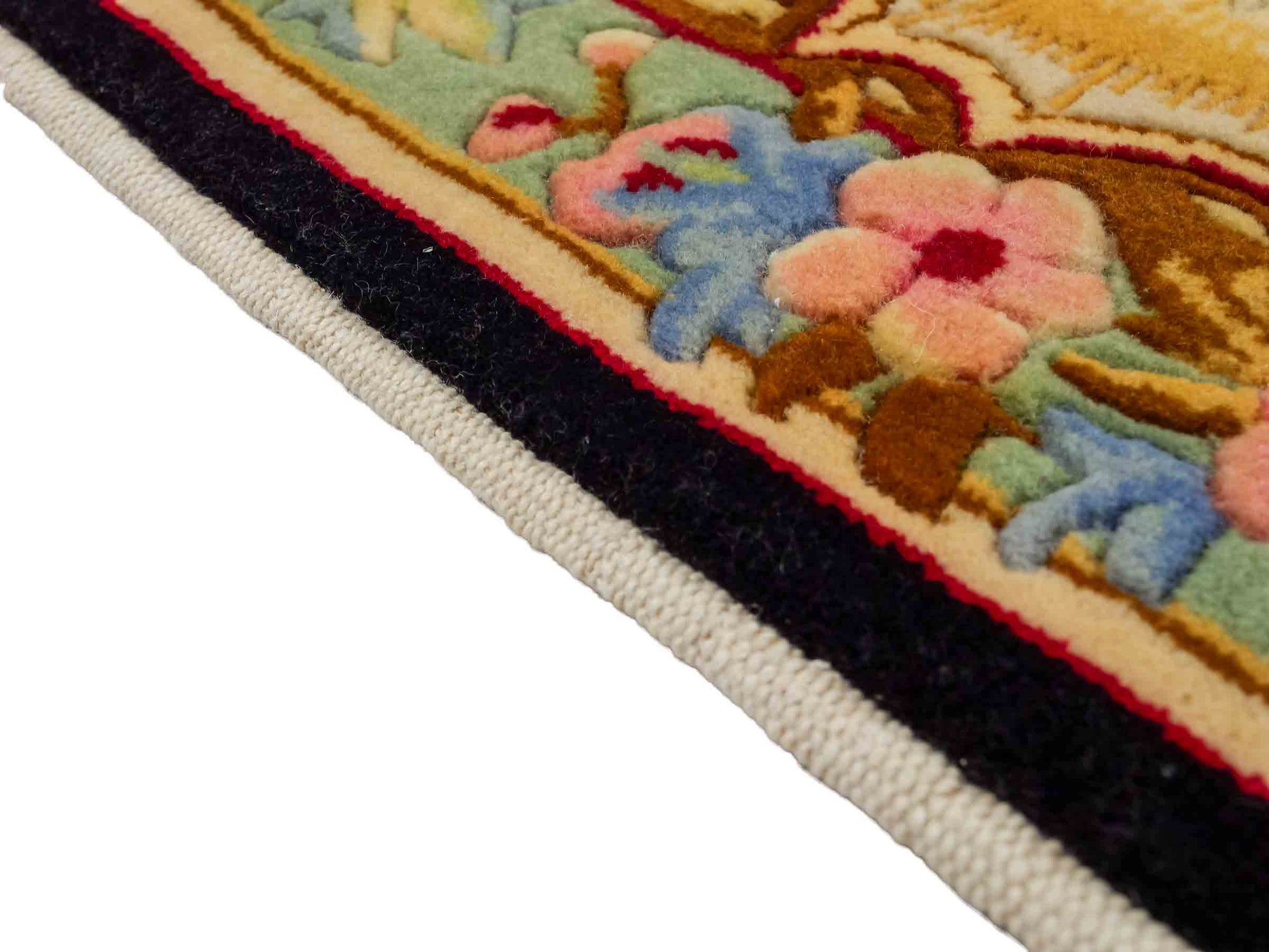 Feiner, handgeknüpfter Indo Aubusson Orientteppich aus Wolle von Khademi, creme, gold, beige, gold, schwarz, rot. 127x78 cm. Verkauf durch Jupiter Intl.