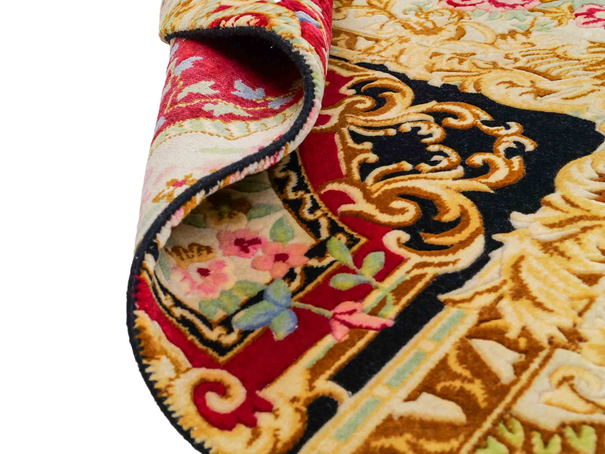 Feiner, handgeknüpfter Indo Aubusson Orientteppich aus Wolle von Khademi, creme, gold, beige, gold, schwarz, rot. 127x78 cm. Verkauf durch Jupiter Intl.
