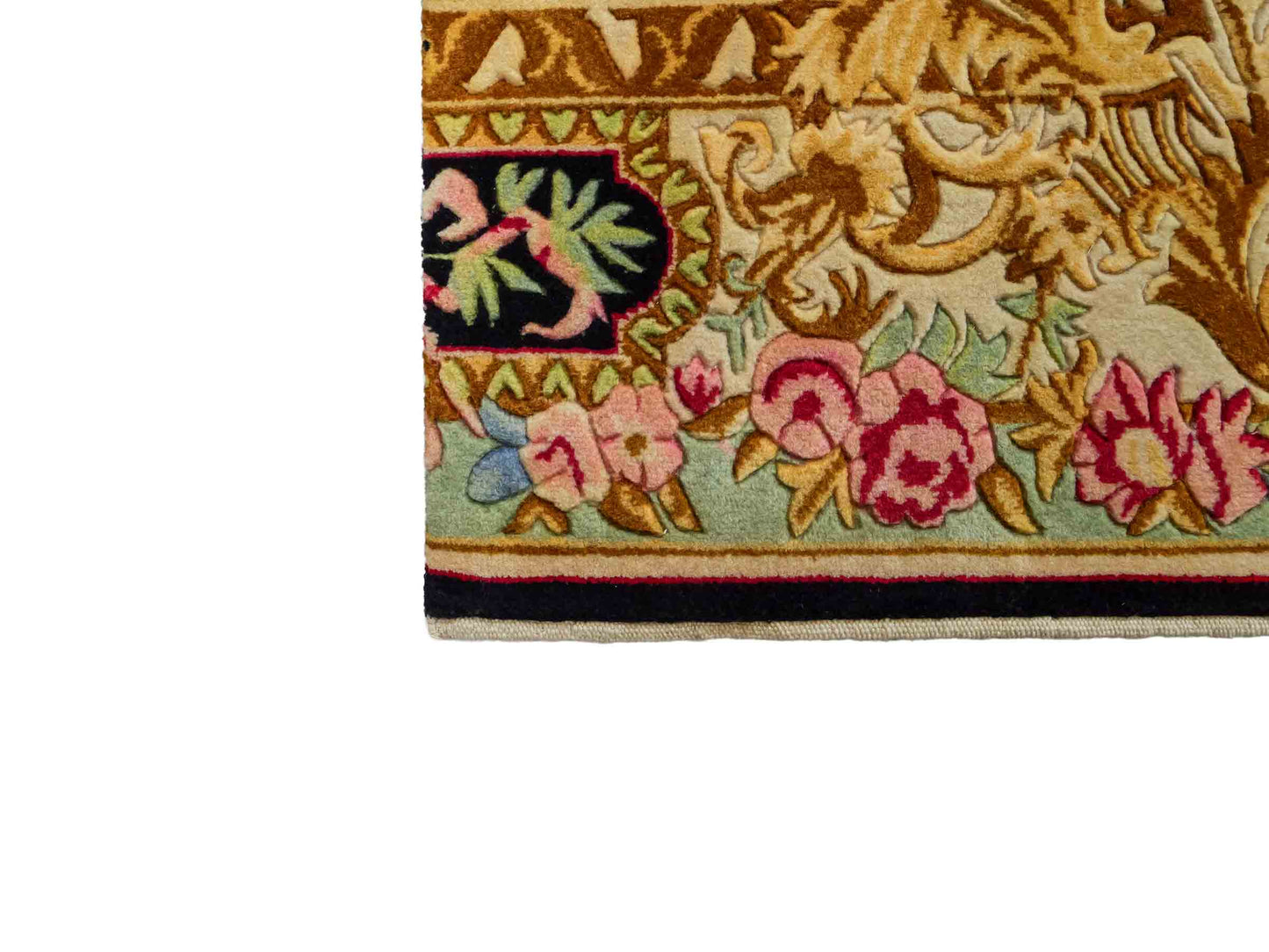 Feiner, handgeknüpfter Indo Aubusson Orientteppich aus Wolle von Khademi, creme, gold, beige, gold, schwarz, rot. 127x78 cm. Verkauf durch Jupiter Intl.