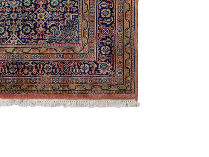 Feiner, handgeknüpfter Indo Bidjar Orientteppich aus reiner Wolle mit geometrischem Medaillon von Khademi. Größe: 234 x 174 cm. Farbe: Orange, braun. RB3-972. Ursprung: Indien. Verkauf durch JUPITER Intl.