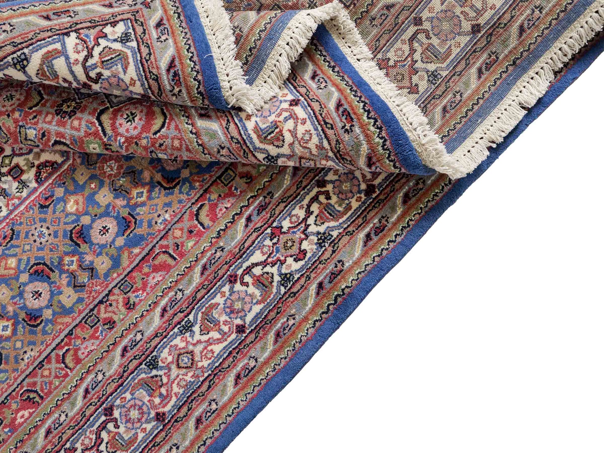 Feiner, handgeknüpfter Indo Bidjar Orientteppich aus Wolle von Khademi. Größe 236 x 162 cm. Farbe: Blau, cremeweiß, rot. Verkauf durch JUPITER Intl.