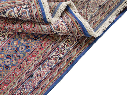 Feiner, handgeknüpfter Indo Bidjar Orientteppich aus Wolle von Khademi. Größe 236 x 162 cm. Farbe: Blau, cremeweiß, rot. Verkauf durch JUPITER Intl.