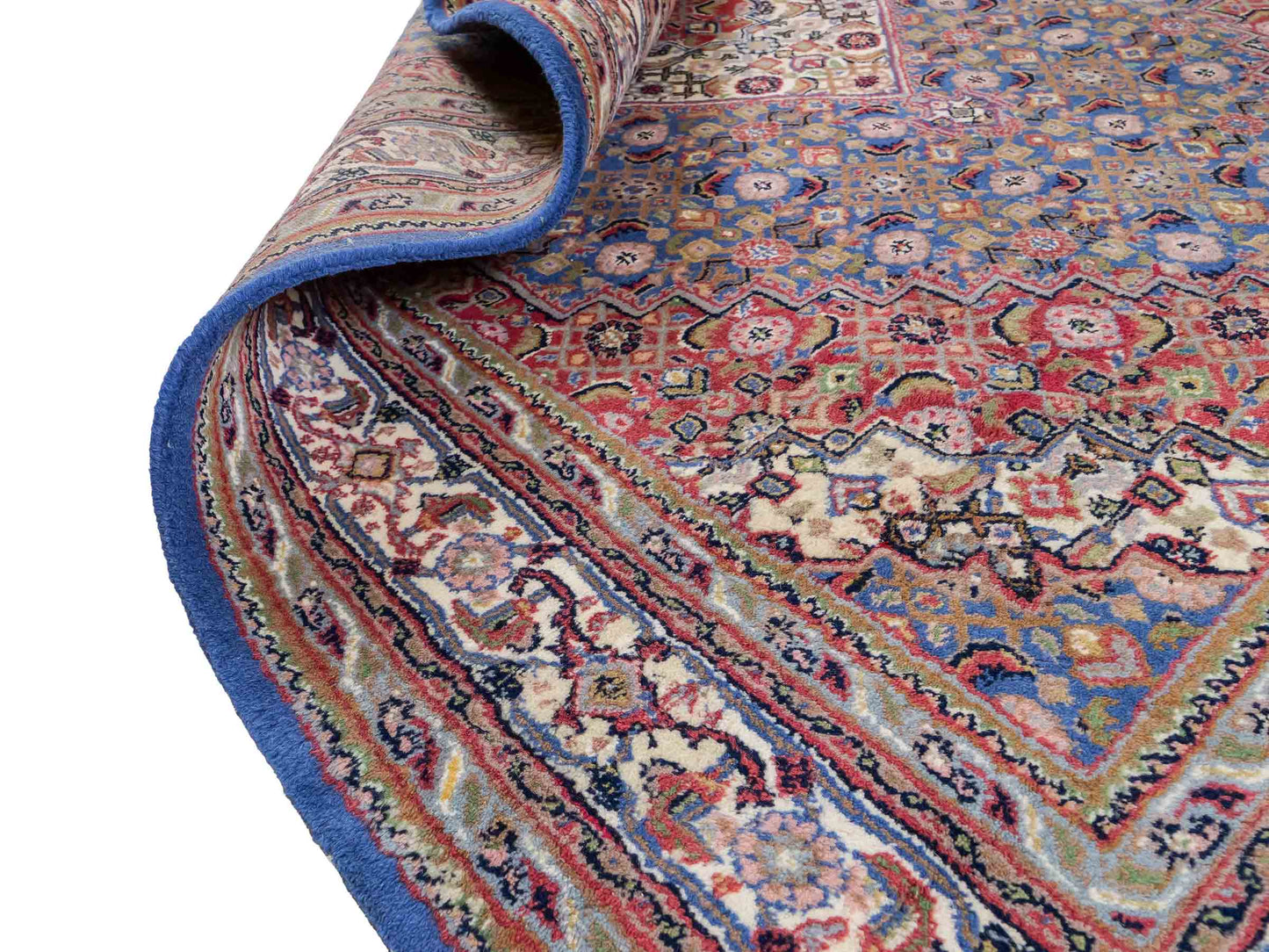 Feiner, handgeknüpfter Indo Bidjar Orientteppich aus Wolle von Khademi. Größe 236 x 162 cm. Farbe: Blau, cremeweiß, rot. Verkauf durch JUPITER Intl.