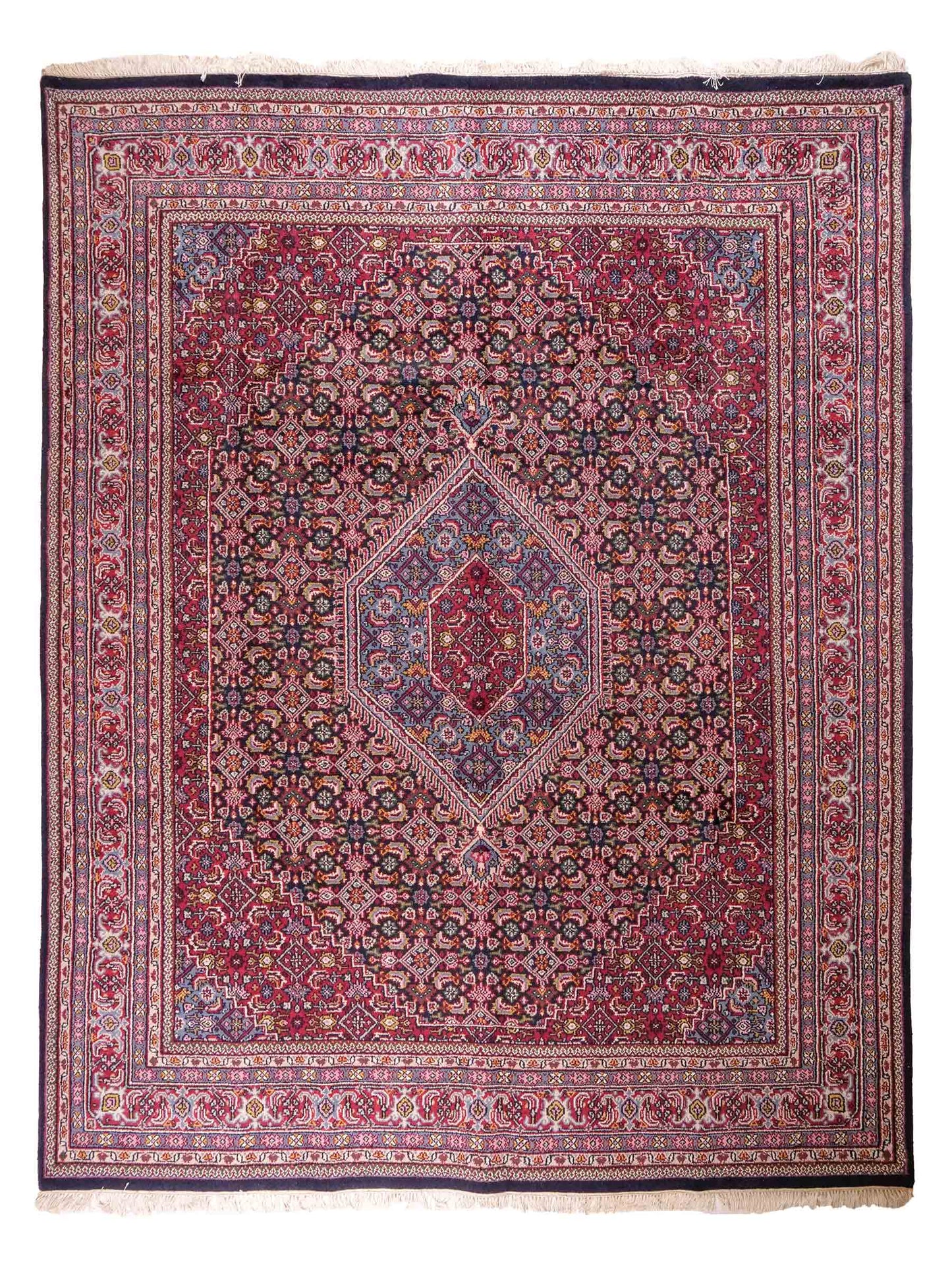 Feiner, handgeknüpfter Indo Bidjar Orientteppich aus Wolle von Khademi. Größe 291 x 247 cm. Farbe: Blau, rot. Verkauf durch JUPITER Intl.