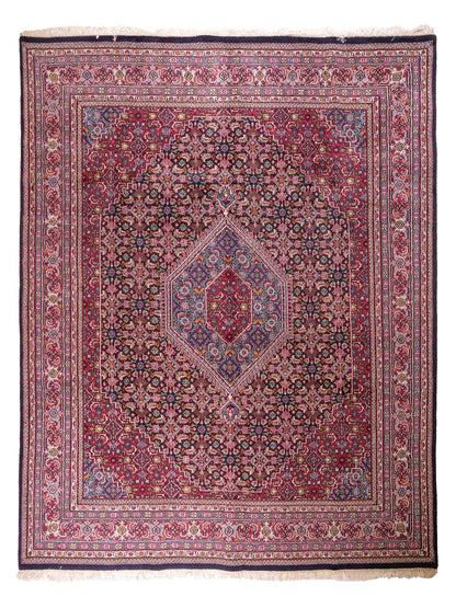 Feiner, handgeknüpfter Indo Bidjar Orientteppich aus Wolle von Khademi. Größe 291 x 247 cm. Farbe: Blau, rot. Verkauf durch JUPITER Intl.