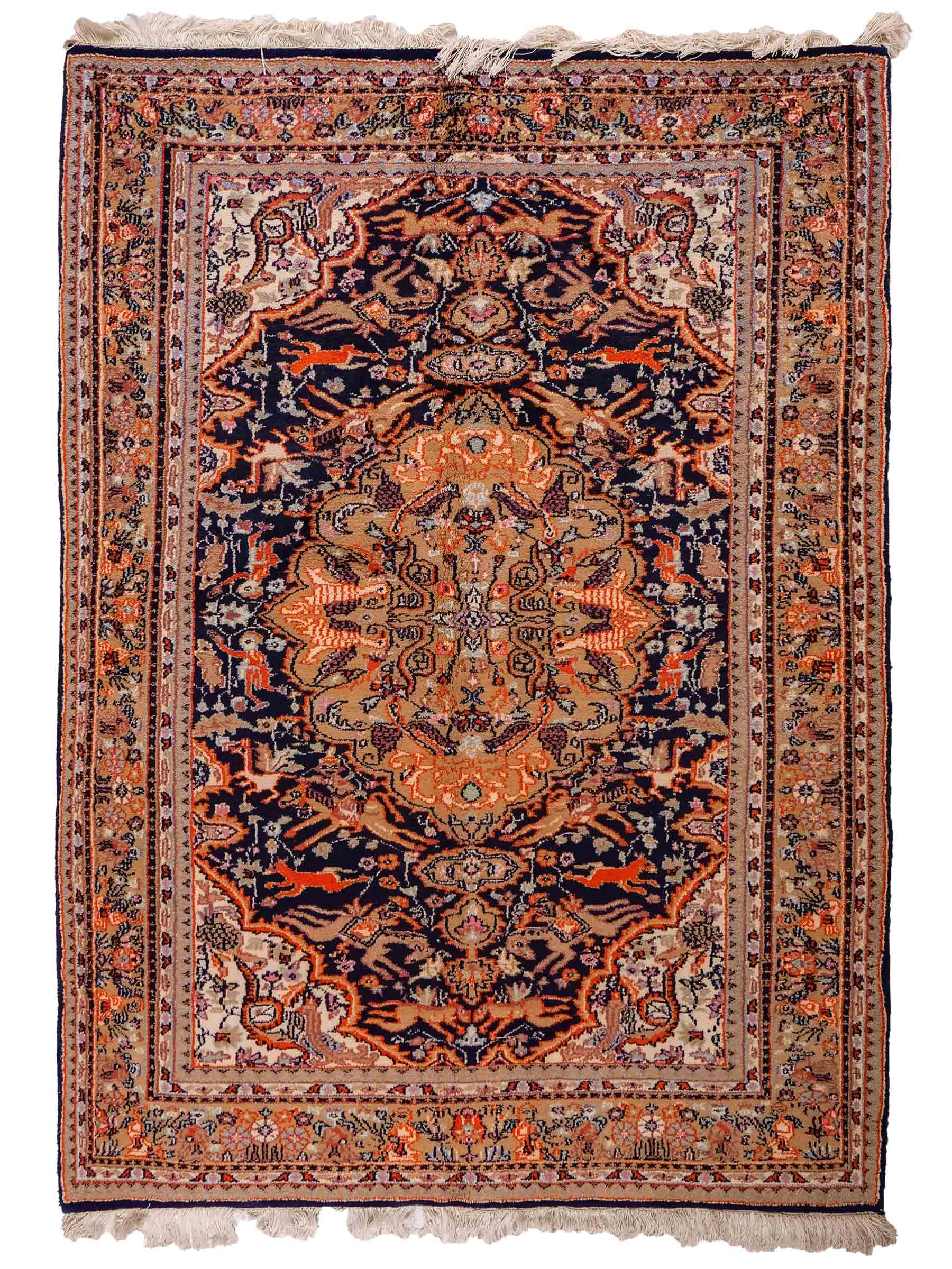 Feiner, handgeknüpfter Indo Ghom Orientteppich aus Wolle von Khademi. Größe 189 x 134 cm. Farbe: Beige, braun, blau. Verkauf durch JUPITER Intl.