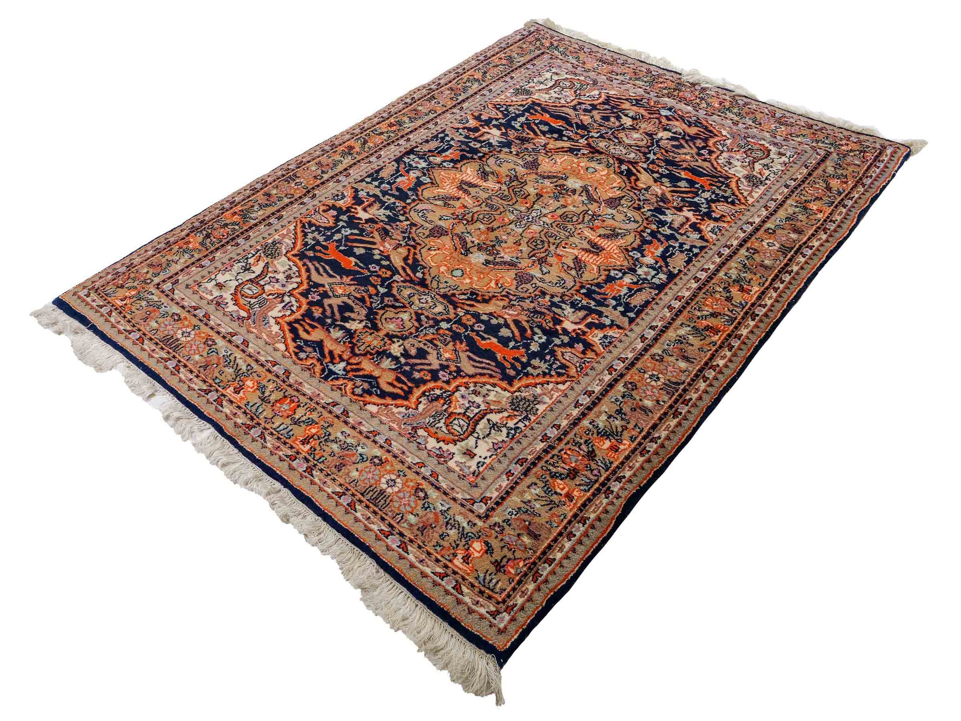 Feiner, handgeknüpfter Indo Ghom Orientteppich aus Wolle von Khademi. Größe 189 x 134 cm. Farbe: Beige, braun, blau. Verkauf durch JUPITER Intl.