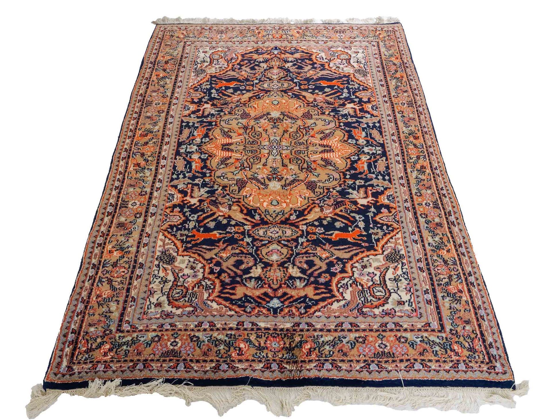 Feiner, handgeknüpfter Indo Ghom Orientteppich aus Wolle von Khademi. Größe 189 x 134 cm. Farbe: Beige, braun, blau. Verkauf durch JUPITER Intl.