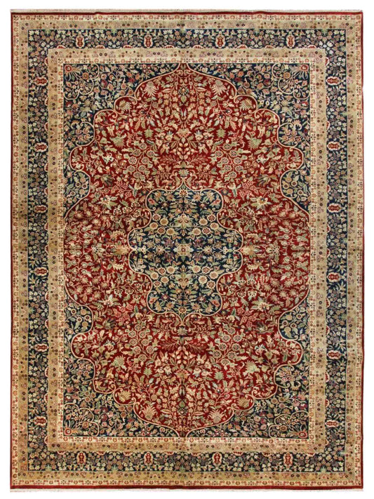 Sehr feiner, handgeknüpfter, indischer Orientteppich mit Ghom Design aus Wolle, rot, beige, blau. 536x366 cm. Vertrieb durch Jupiter Intl.