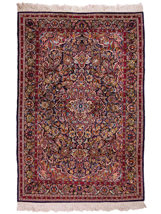 Feiner, handgeknüpfter Indo Isfahan Orientteppich aus Wolle von Khademi. Größe: 188 x  123 cm. Farbe: Blau, rot. Verkauf durch JUPITER Intl.