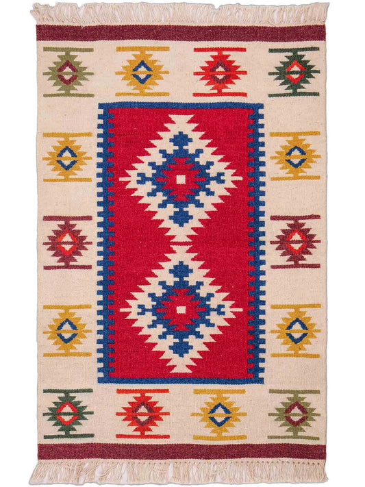 Handgeknüpfter Indo Kelim Orientteppich aus Wolle von Khademi, creme, rot. 93x61 cm. Verkauf durch Jupiter Intl.