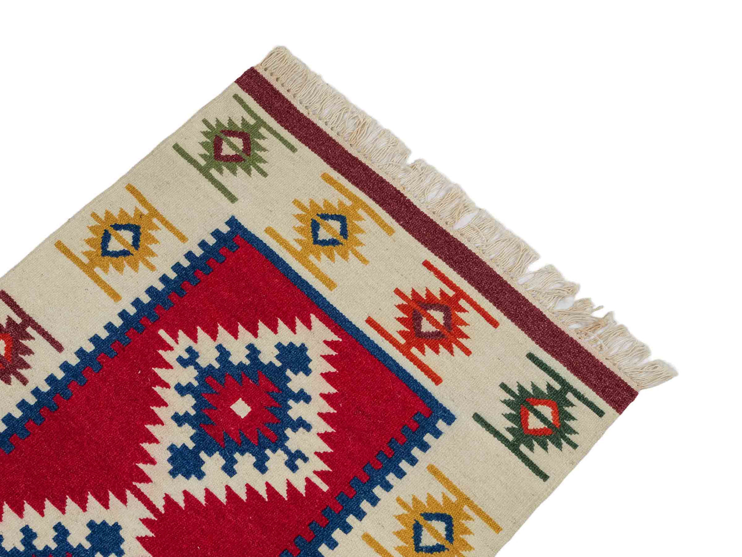 Handgeknüpfter Indo Kelim Orientteppich aus Wolle von Khademi, creme, rot. 93x61 cm. Verkauf durch Jupiter Intl.