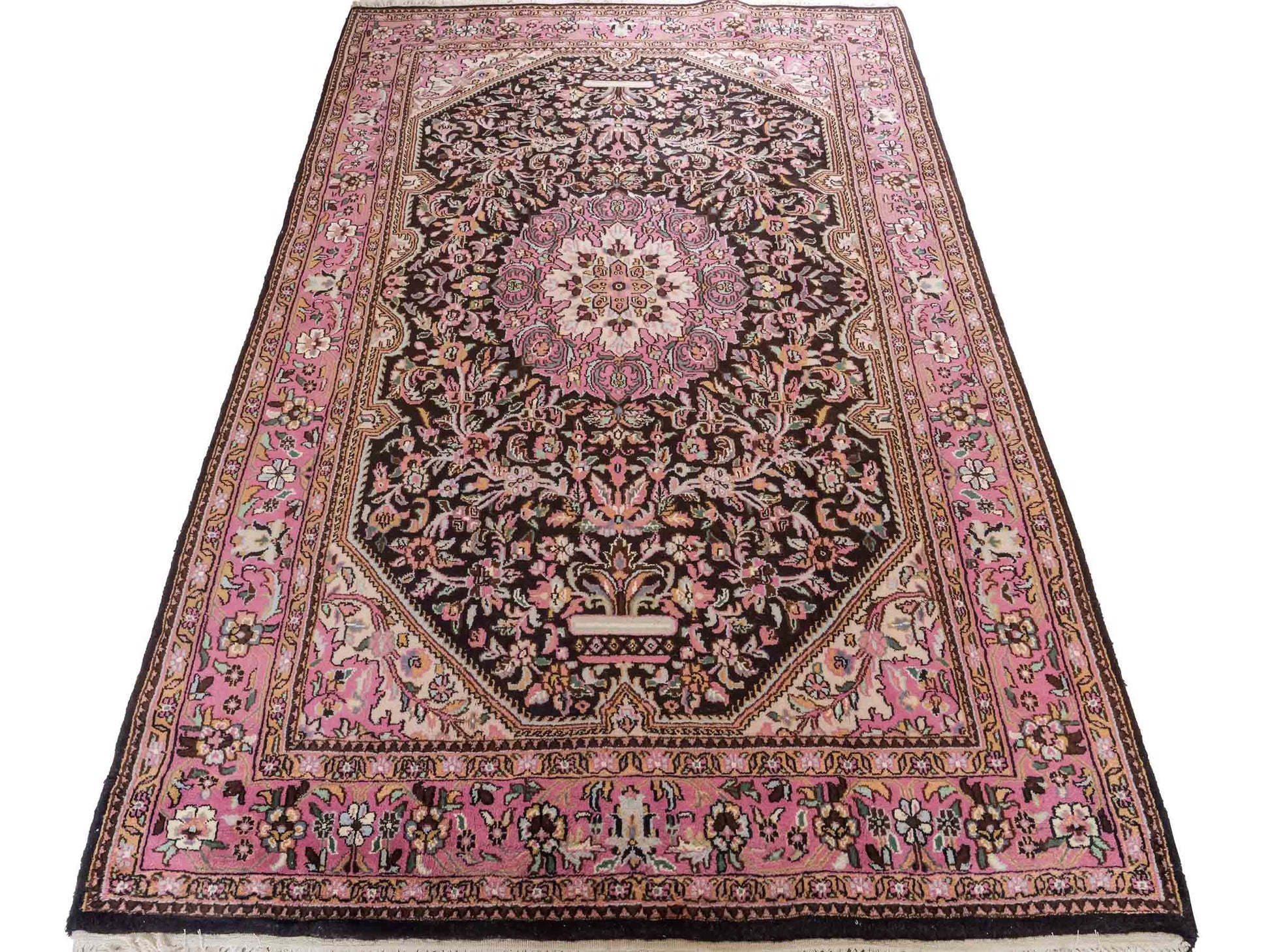 Feiner, handgeknüpfter Indo Keshan Orientteppich aus Wolle von Khademi. Größe 269 x 170 cm. Farbe: Braun,, rosa. Verkauf durch JUPITER Intl.