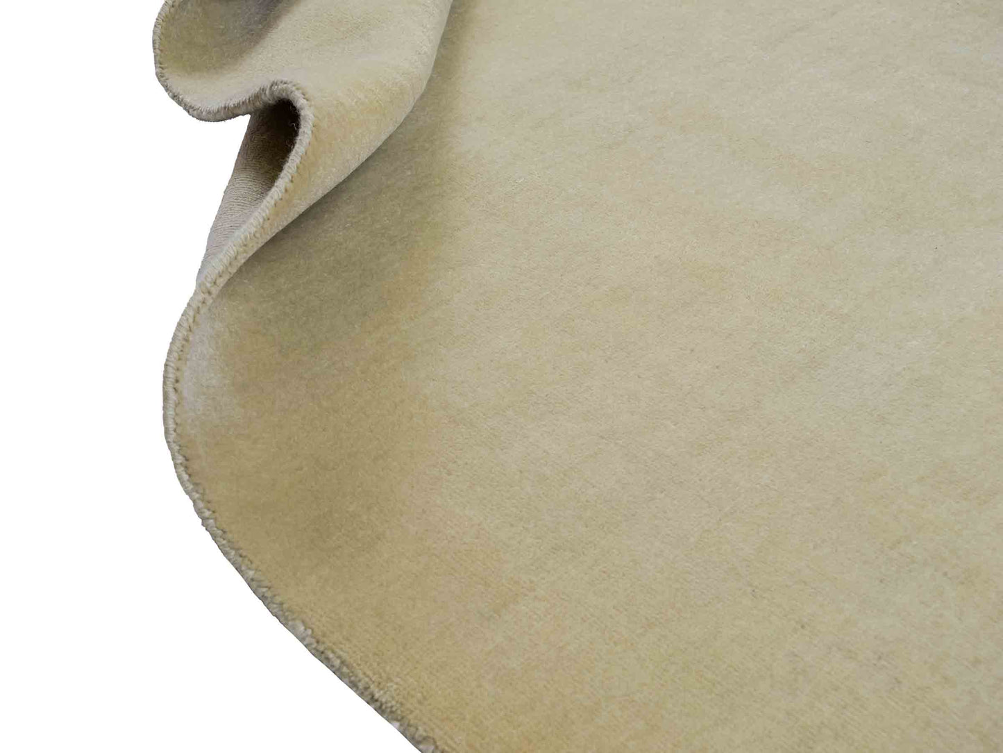 Feiner, handgeknüpfter Indo Lori Wollteppich aus Indien von Khademi. Größe: 260 x 190 cm. Farbe: Cremeweiß. Verkauf durch JUPITER Intl.