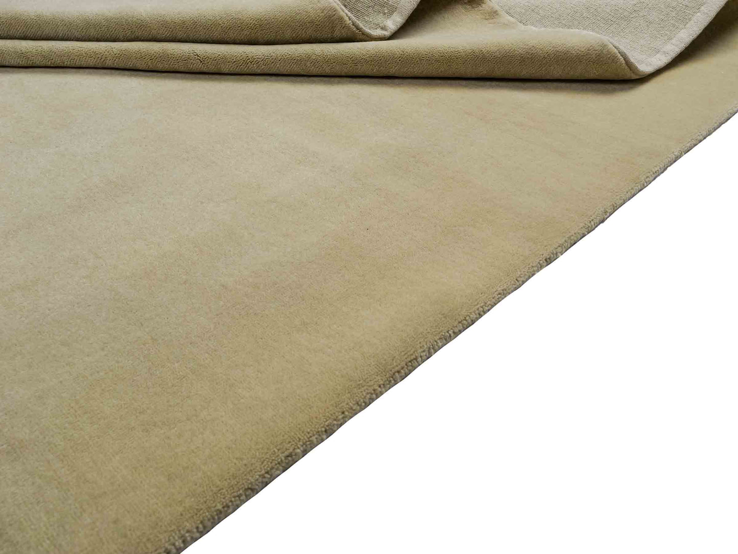 Feiner, handgeknüpfter Indo Lori Wollteppich aus Indien von Khademi. Größe: 260 x 190 cm. Farbe: Cremeweiß. Verkauf durch JUPITER Intl.