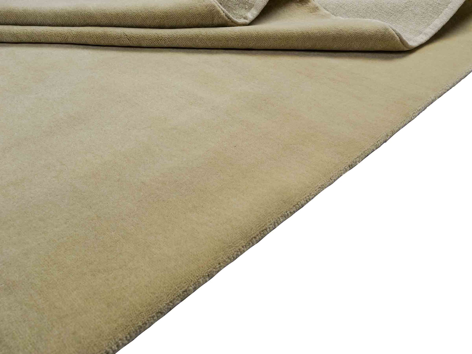 Feiner, handgeknüpfter Indo Lori Wollteppich aus Indien von Khademi. Größe: 260 x 190 cm. Farbe: Cremeweiß. Verkauf durch JUPITER Intl.