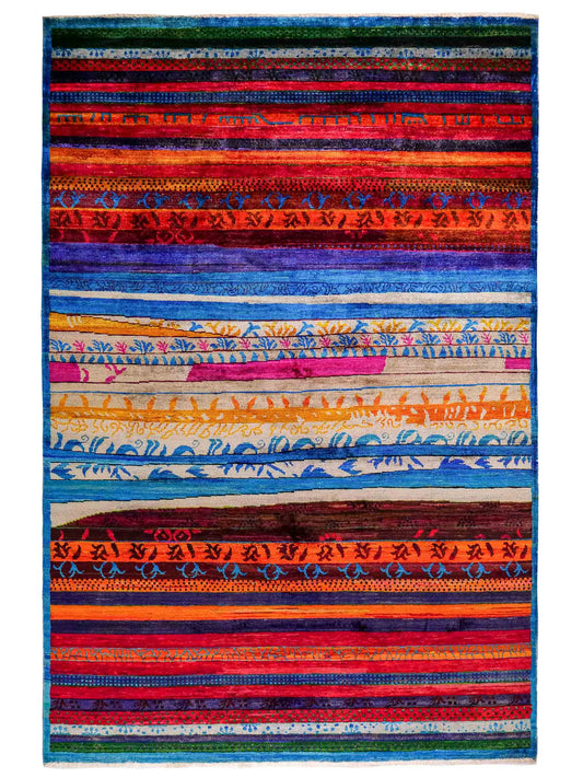 Moderner, handgeknüpfter Indo Loribaft Orientteppich von Khademi aus Sari Seide, rot, mehrfarbig. Geometrisches Nomaden-Design mit Streifen. Von Hand geknüpft in Indien. Größe: 235x175cm. Teppichnummer: KB4-1501. Verkauf durch Jupiter Intl.