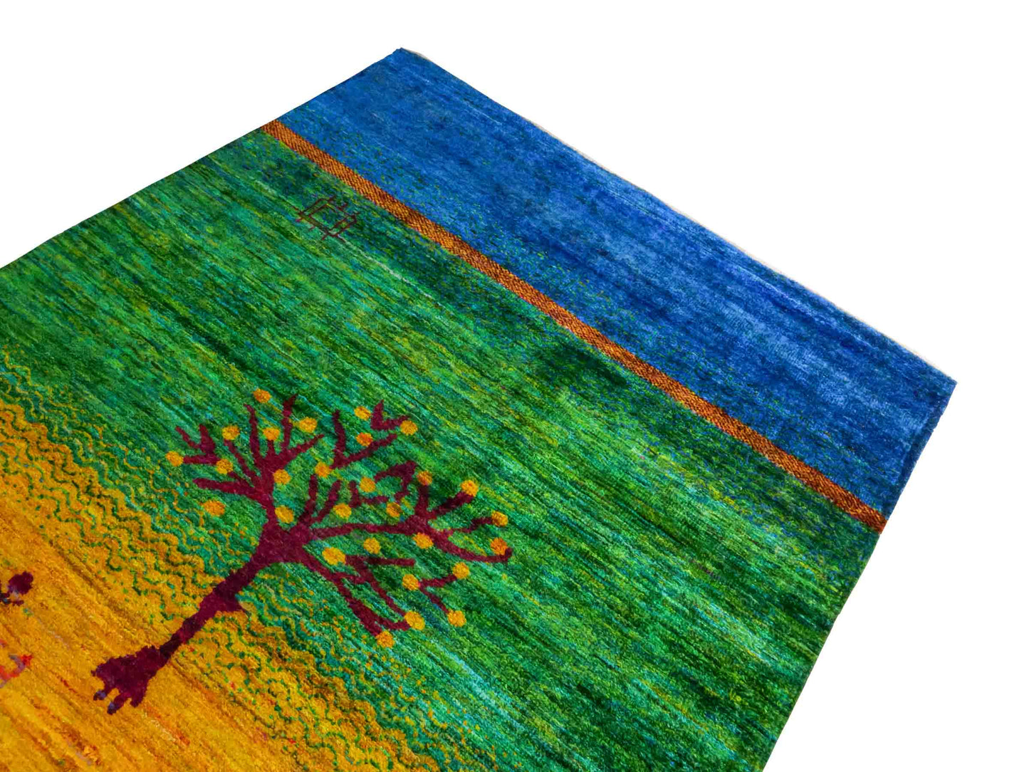 Moderner, handgeknüpfter Indo Loribaft Orientteppich von Khademi aus Sari Seide, blau, grün, gelb. Nomadisches Lebensbaum-Design. Von Hand geknüpft in Indien. Größe: 237x169cm. Teppichnummer: KB4-1503. Verkauf durch Jupiter Intl.