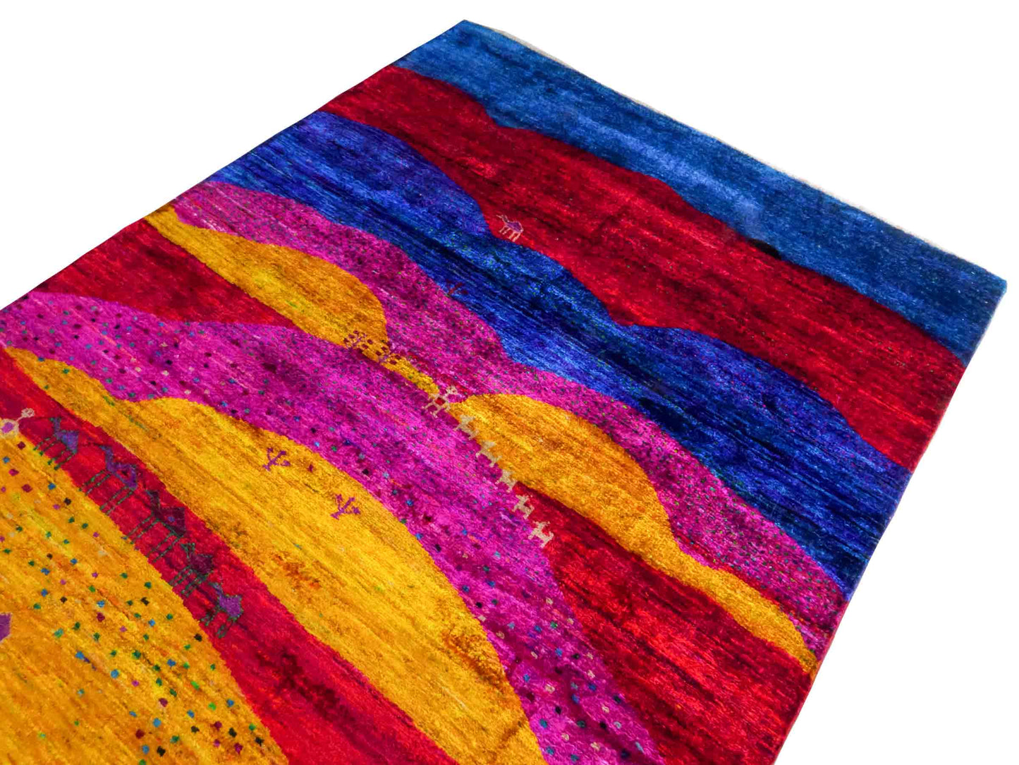 Moderner, handgeknüpfter Indo Loribaft Orientteppich von Khademi aus Sari Seide, blau, gelb, rot. Abstraktes Nomaden-Design. Von Hand geknüpft in Indien. Größe: 262x172cm. Teppichnummer: KB4-1502. Verkauf durch Jupiter Intl.
