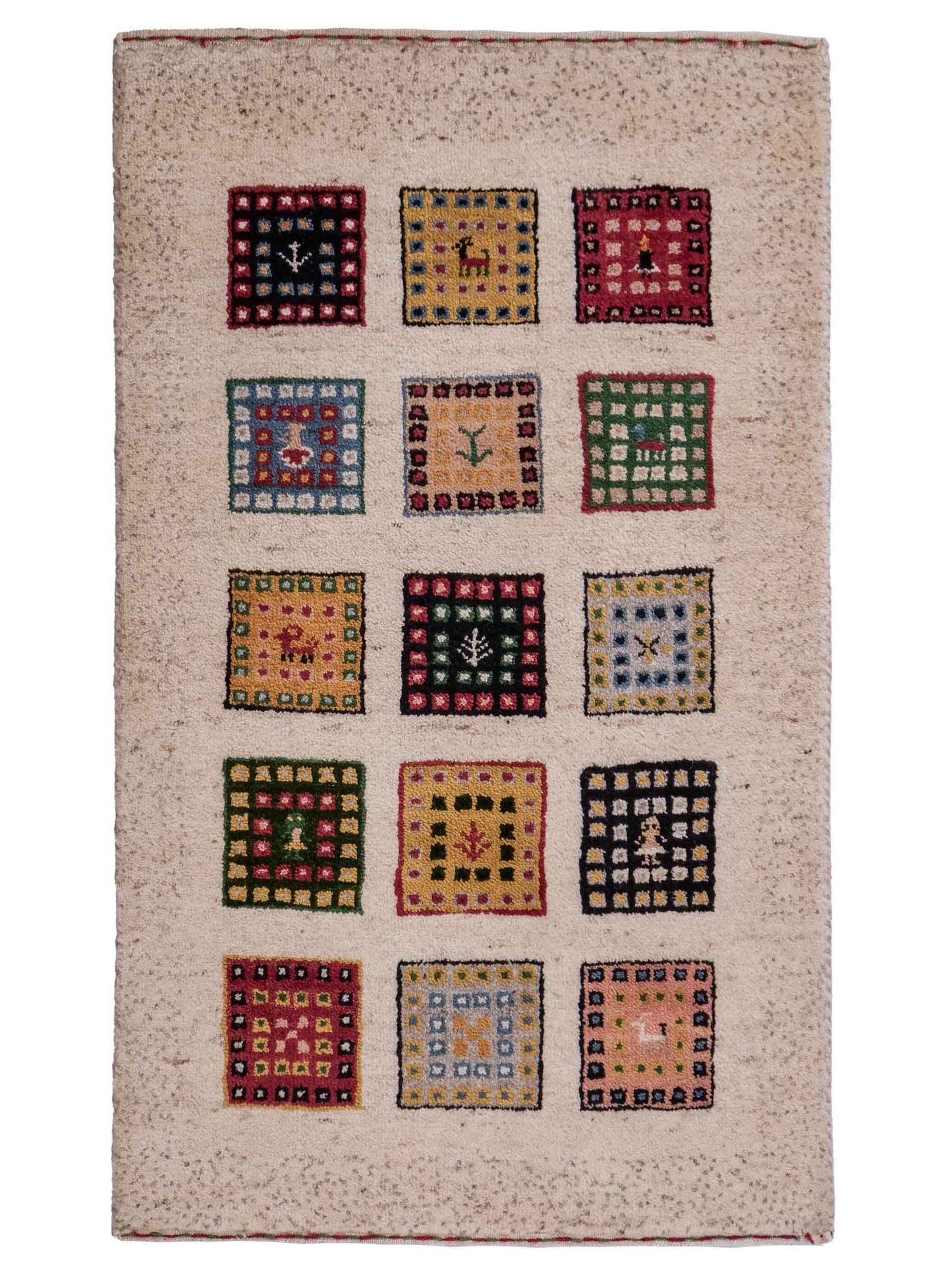 Handgeknüpfter Indo Loribaft Orientteppich von Khademi aus Wolle, cremeweiß, mehrfarbig. Geometrisches Nomaden-Feldmuster. Von Hand geknüpft in Indien. Größe: 89x59cm. Teppichnummer: KB4-1731. Verkauf durch Jupiter Intl.