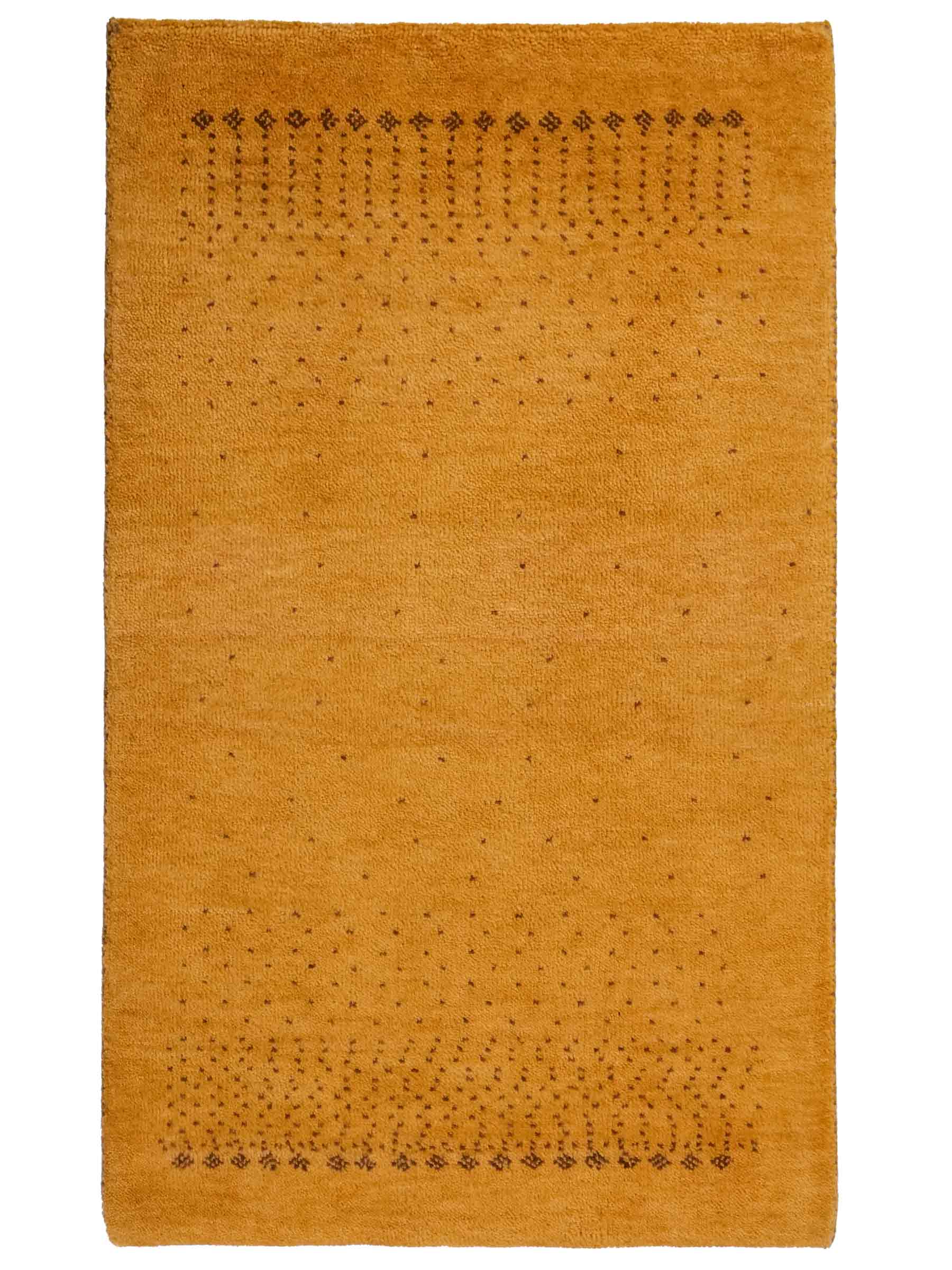 Handgeknüpfter Indo Loribaft Orientteppich von Khademi aus Wolle, gold. Geometrisches Nomaden-Design. Von Hand geknüpft in Indien. Größe: 90x57cm. Teppichnummer: KB4-1752. Verkauf durch Jupiter Intl.