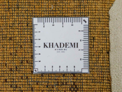 Handgeknüpfter Indo Loribaft Orientteppich von Khademi aus Wolle, gold. Geometrisches Nomaden-Design. Von Hand geknüpft in Indien. Größe: 90x58cm. Teppichnummer: KB4-1716. Verkauf durch Jupiter Intl.