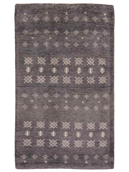 Handgeknüpfter Indo Loribaft Orientteppich von Khademi aus Wolle, grau. Geometrisches Nomaden-Design. Von Hand geknüpft in Indien. Größe: 90x60cm. Teppichnummer: KB4-1751. Verkauf durch Jupiter Intl.