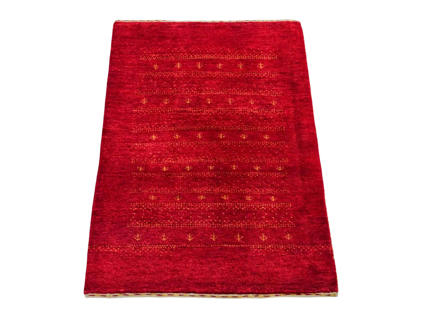 Handgeknüpfter Indo Loribaft Orientteppich von Khademi aus Wolle, rot. Geometrisches Nomaden-Design. Von Hand geknüpft in Indien. Größe: 90x63cm. Teppichnummer: KB4-1756. Verkauf durch Jupiter Intl.