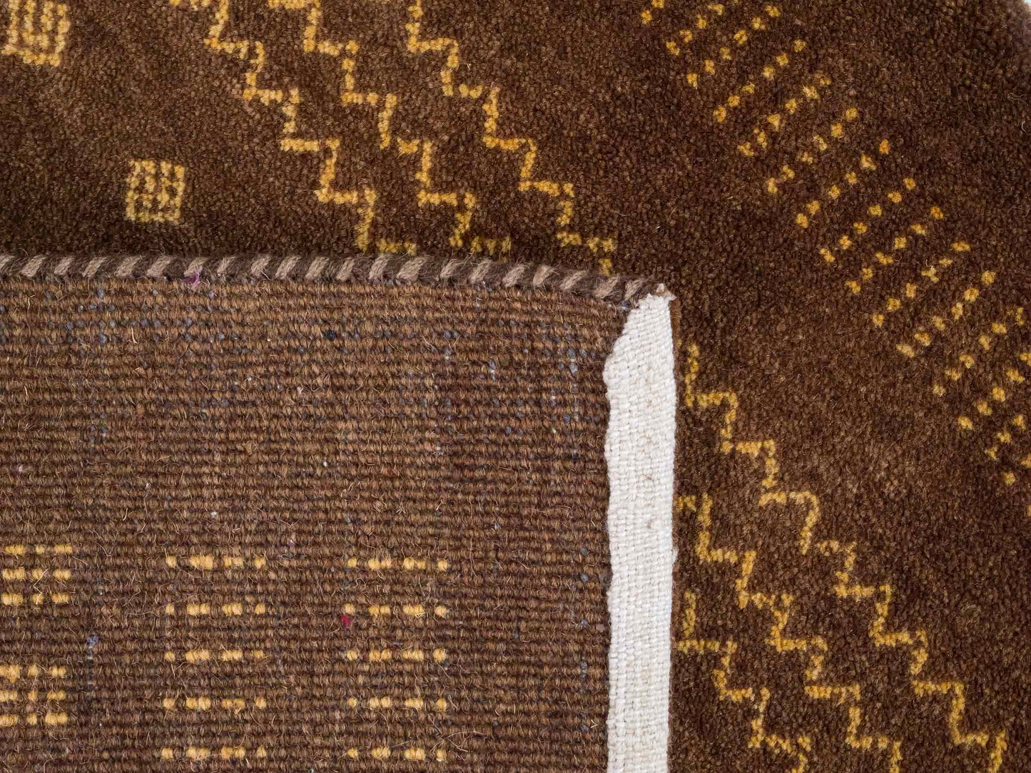 Handgeknüpfter Indo Loribaft Orientteppich von Khademi aus Wolle, braun. Geometrisches Nomaden-Design. Von Hand geknüpft in Indien. Größe: 91x61cm. Teppichnummer: KB4-1758. Verkauf durch Jupiter Intl.