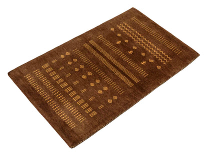 Handgeknüpfter Indo Loribaft Orientteppich von Khademi aus Wolle, braun. Geometrisches Nomaden-Design. Von Hand geknüpft in Indien. Größe: 91x61cm. Teppichnummer: KB4-1758. Verkauf durch Jupiter Intl.