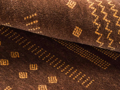 Handgeknüpfter Indo Loribaft Orientteppich von Khademi aus Wolle, braun. Geometrisches Nomaden-Design. Von Hand geknüpft in Indien. Größe: 91x61cm. Teppichnummer: KB4-1758. Verkauf durch Jupiter Intl.