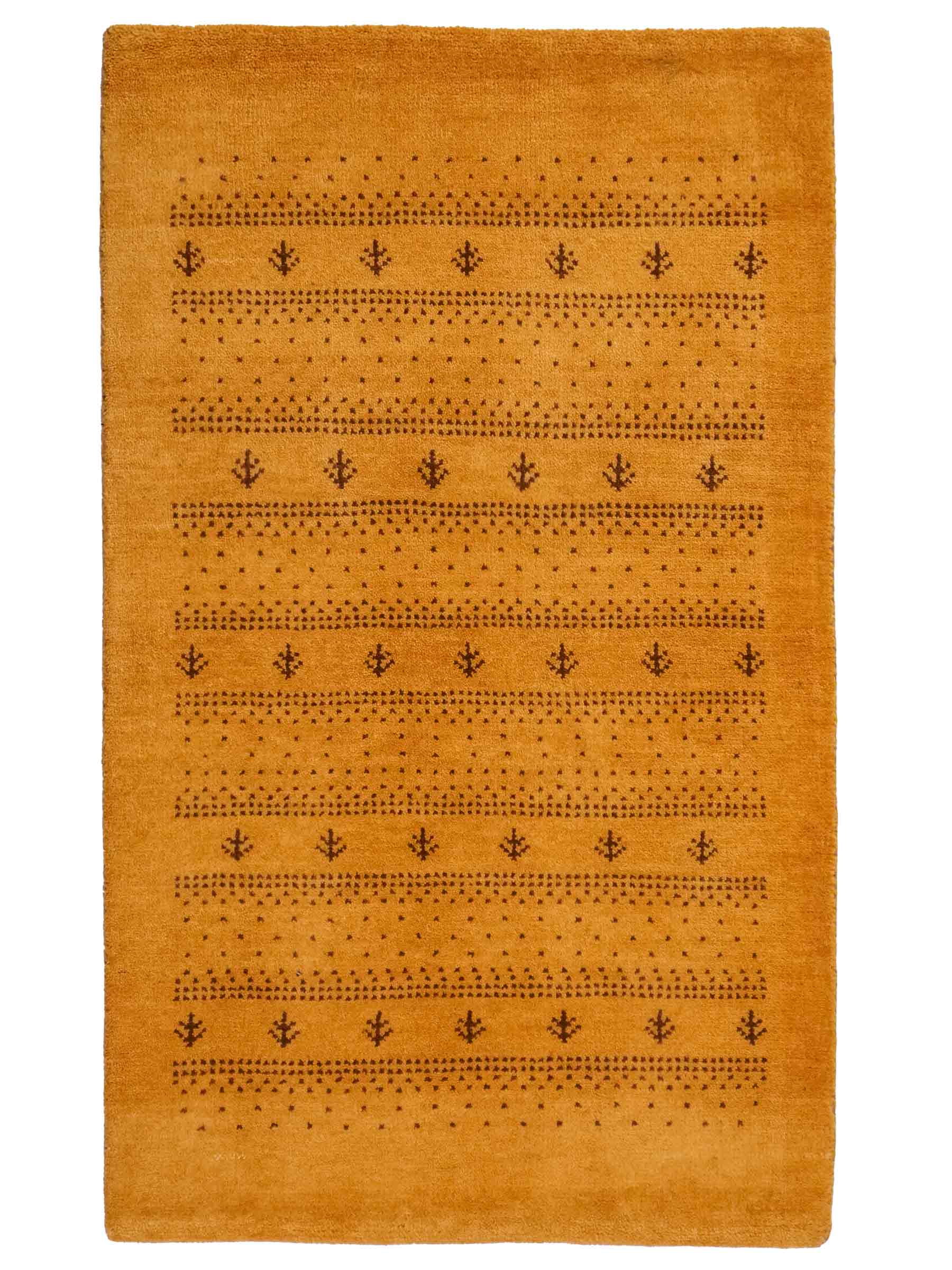Handgeknüpfter Indo Loribaft Orientteppich von Khademi aus Wolle, gold. Geometrisches Nomaden-Design. Von Hand geknüpft in Indien. Größe: 91x61cm. Teppichnummer: KB4-1744. Verkauf durch Jupiter Intl.