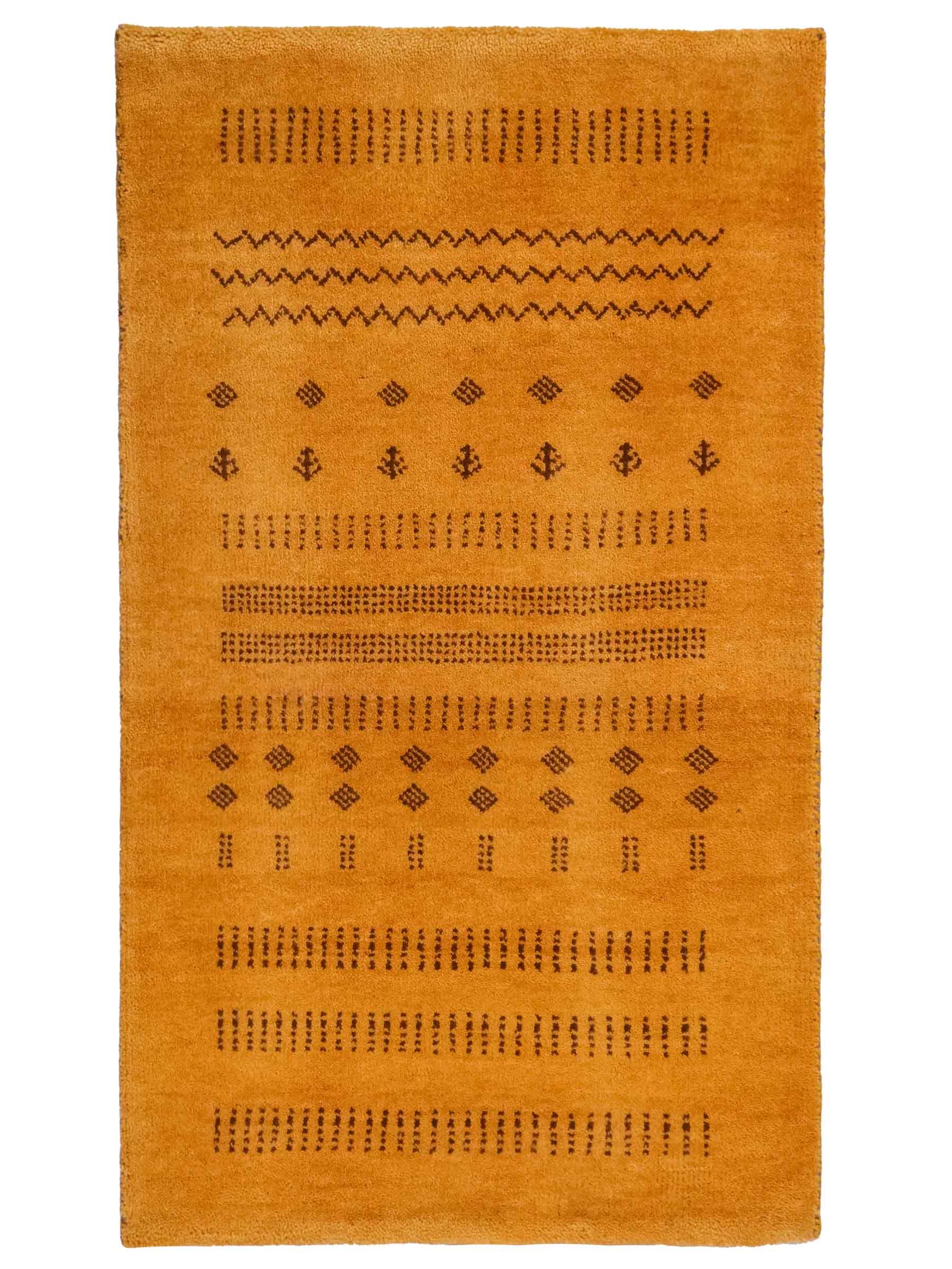 Handgeknüpfter Indo Loribaft Orientteppich von Khademi aus Wolle, gold. Geometrisches Nomaden-Design. Von Hand geknüpft in Indien. Größe: 92x59cm. Teppichnummer: KB4-1734. Verkauf durch Jupiter Intl.